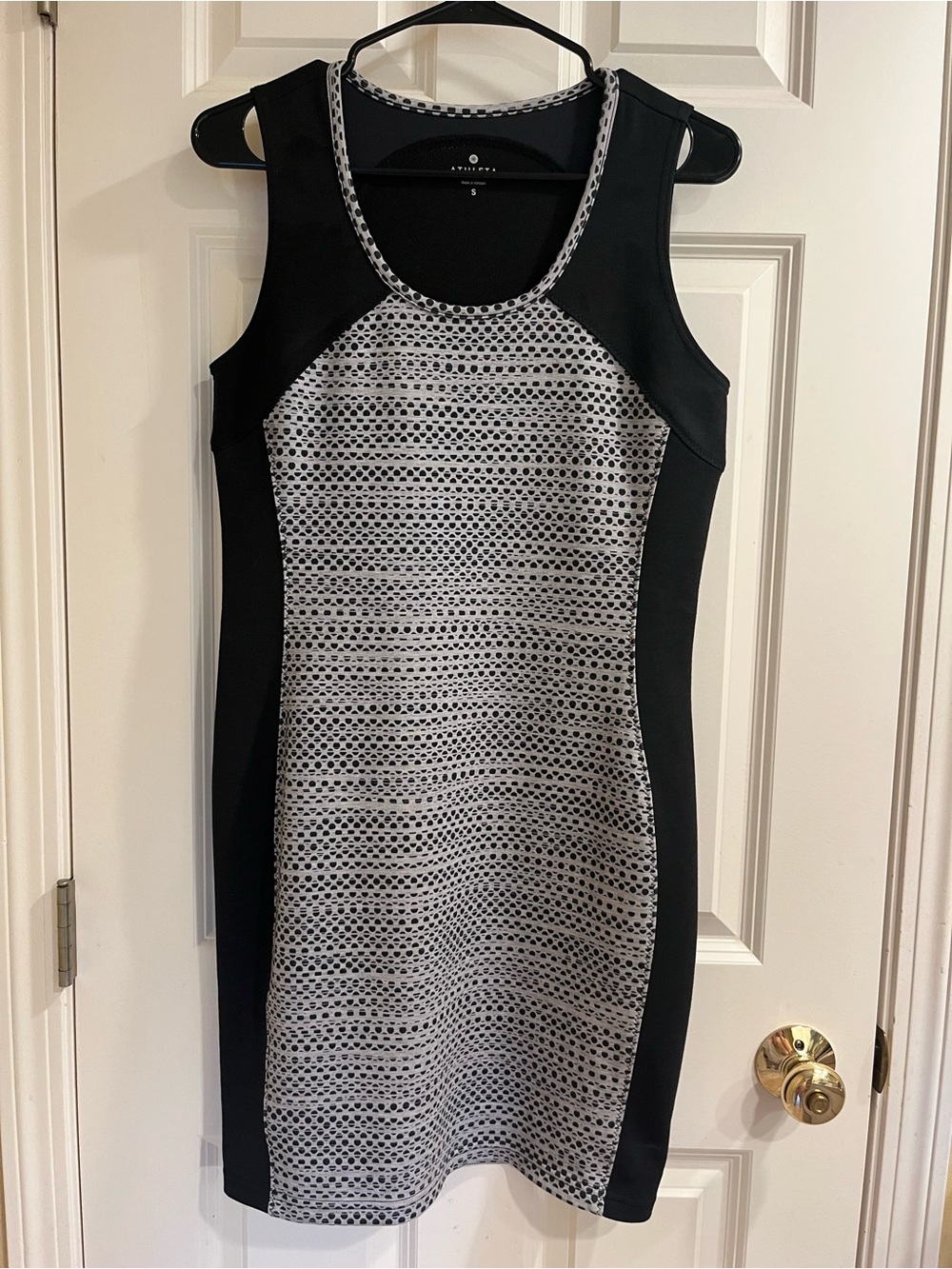 Athleta Black and White Sleeveless Midi Dress